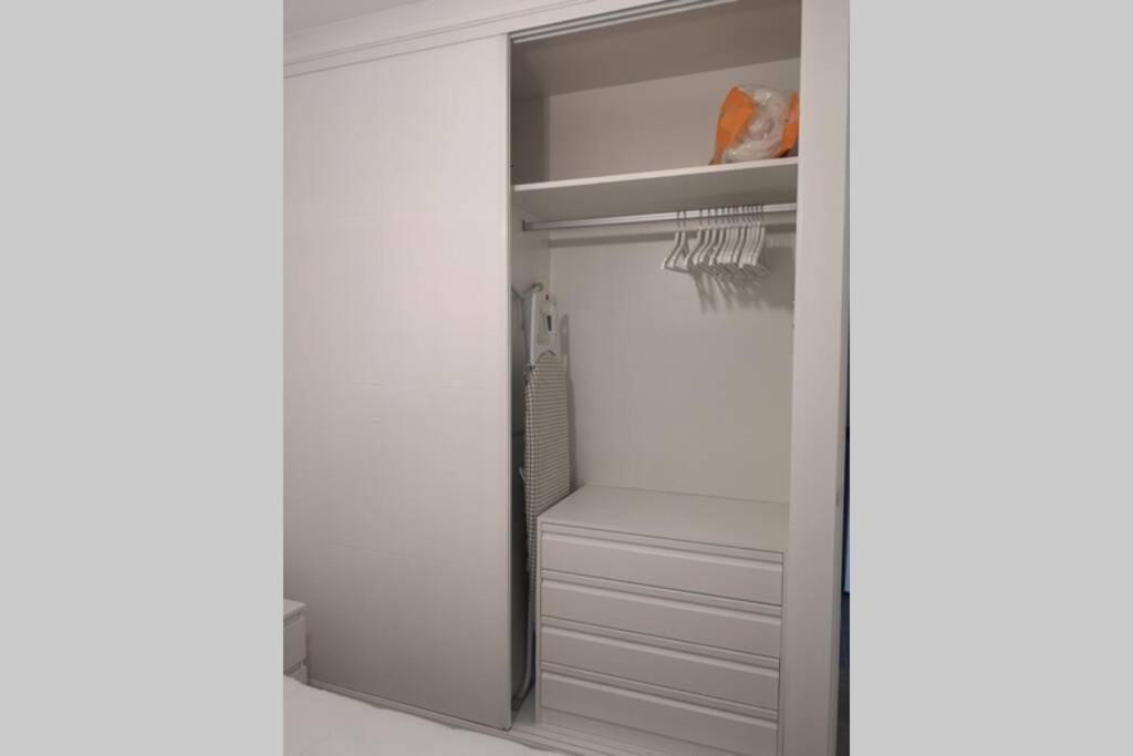 Piso Moderno Con Garaje En El Centro De Vigo Apartment ภายนอก รูปภาพ